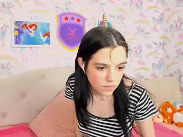 adria_raee  female  webcam