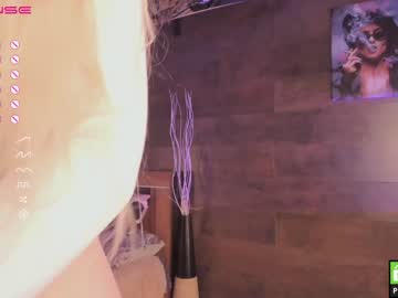 female cam girl yolandabertha image #3736971