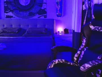 female cam man bi_mechanic image #3797431