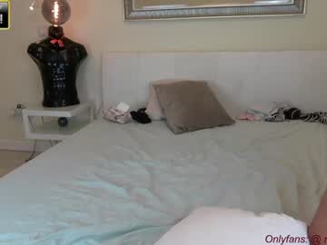 female cam couple coupluxx image #1204275