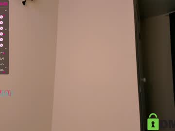 female cam couple naiamo image #2563170