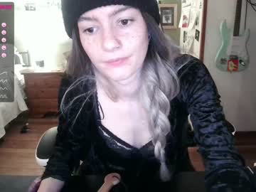 female cam girl pixelatedprincess image #3682457