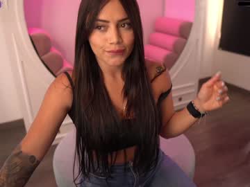 female cam girl ashlyeroberts1 image #996107