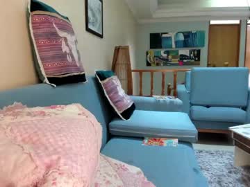 female cam girl noemibcnz image #2202217
