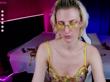 female cam girl eva__blonde image #2116211