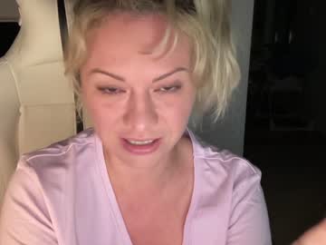 female cam girl kiradivine image #2690793