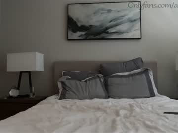 female cam couple ari_lovexo image #1988475