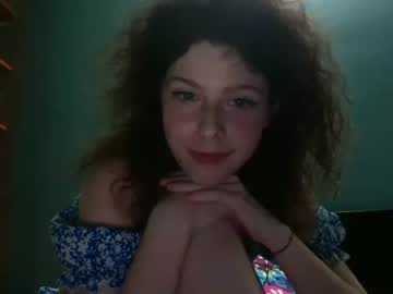 female cam girl maeluna33 image #1716366