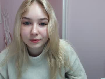 female cam girl lila_page image #1173401