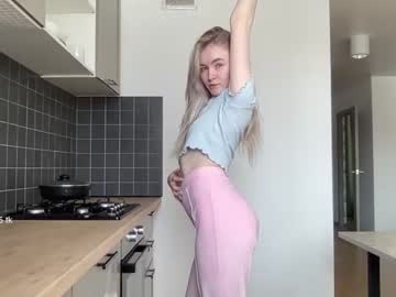 female cam couple damsel_in_distr3ss image #1439579
