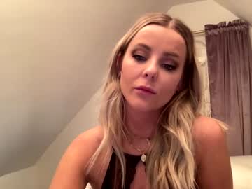 female cam couple haileychaseeee image #3927697