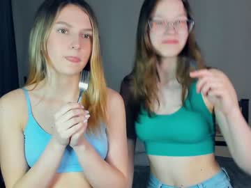 female cam couple shine_angels image #3994357