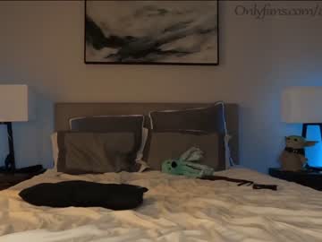 female cam couple ari_lovexo image #2735617