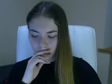 female cam girl zoey_deuttch image #3677984