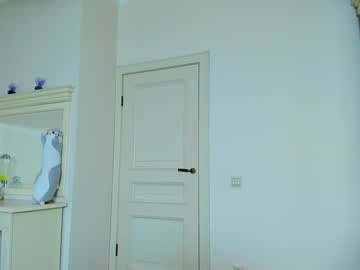 female cam girl eleonora_linn image #2710817