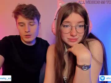 female cam couple alicekaneky_xx image #3701215