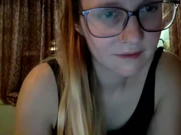 allywonderland77  female  webcam