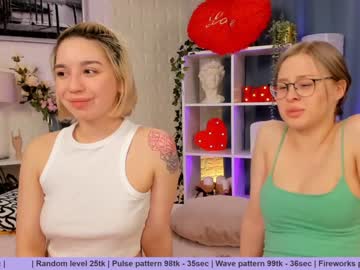 female cam couple huntertiana image #1292262