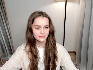 female cam girl creammraspberry image #3943309