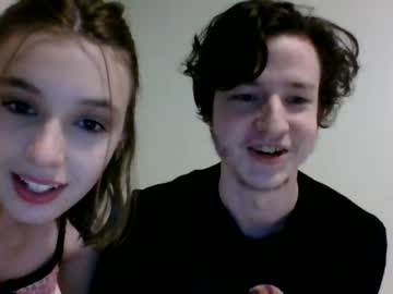female cam couple leojamie image #489584