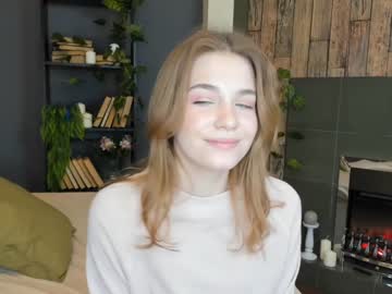 female cam couple thomashelena image #1236773