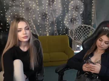 female cam couple kira0541 image #3549443