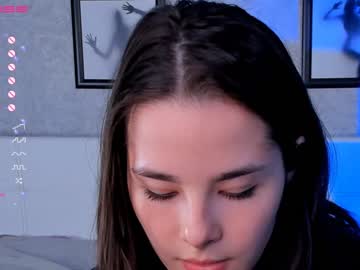 female cam couple lesliefletcher image #1410984