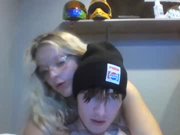 female cam couple x_bookieblaster_x image #3052131