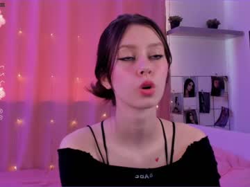 female cam girl alliesmiths image #2222409