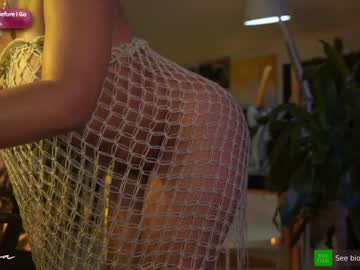 female cam girl arletnoa image #3037427