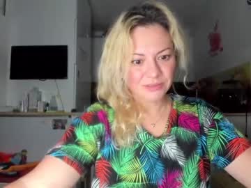 female cam girl kiradivine image #3057129