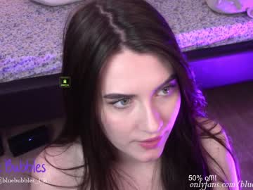female cam girl blue_bubbles118 image #566544