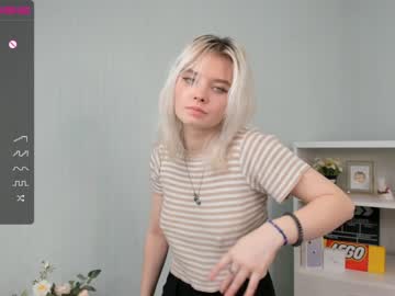 female cam girl _naked_heart_ image #3965148