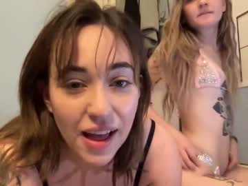 female cam girl prettylyss image #1084361