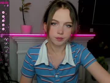 female cam girl small_blondee image #2725163