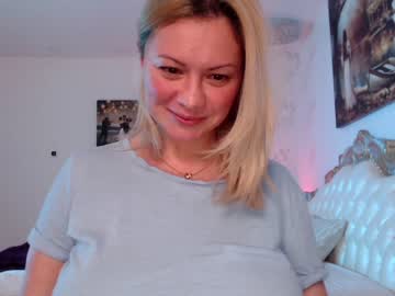 female cam girl kiradivine image #1047252