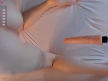 female cam girl crystalreves image #2400277