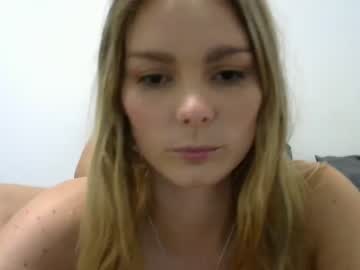 female cam couple tylergrayofficial image #378430