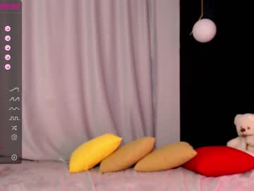 female cam girl small_blondee image #2468343