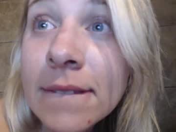 blondethickchick27  female  webcam