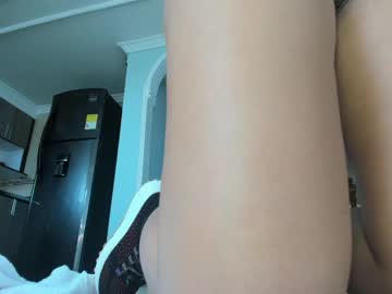 female cam girl noemibcnz image #2640903