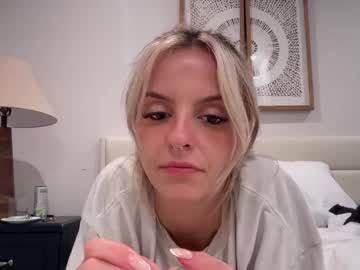 ashleypelosi  female  webcam