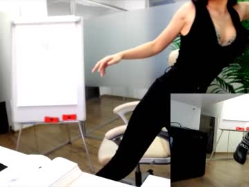 female cam girl babesgowild image #3682283