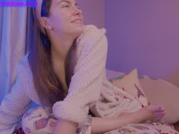 female cam girl chroniclove image #3389303