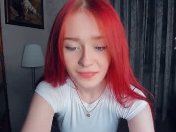 ariel_cute_  female  webcam