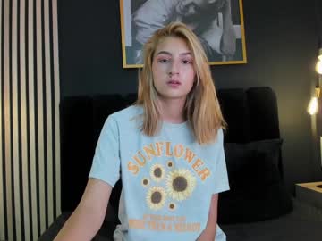 female cam girl natasha_kl image #2021377