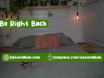 female cam girl naturallkim image #3575421