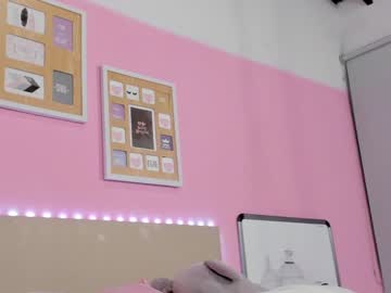 female cam girl little_effy18 image #2161952