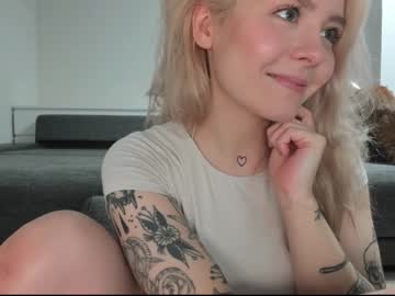 female cam girl honey_sunshine image #2110687
