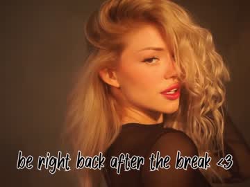 female cam girl liamurr image #3398084